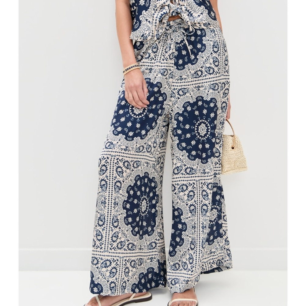 NWT Agua Bendita Winter Atma Wide Leg Satin Pants Size Large Resort Boho Bandana